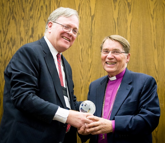Dr. Gunnar Stålsett Receives 2015 Distinguished Service Award