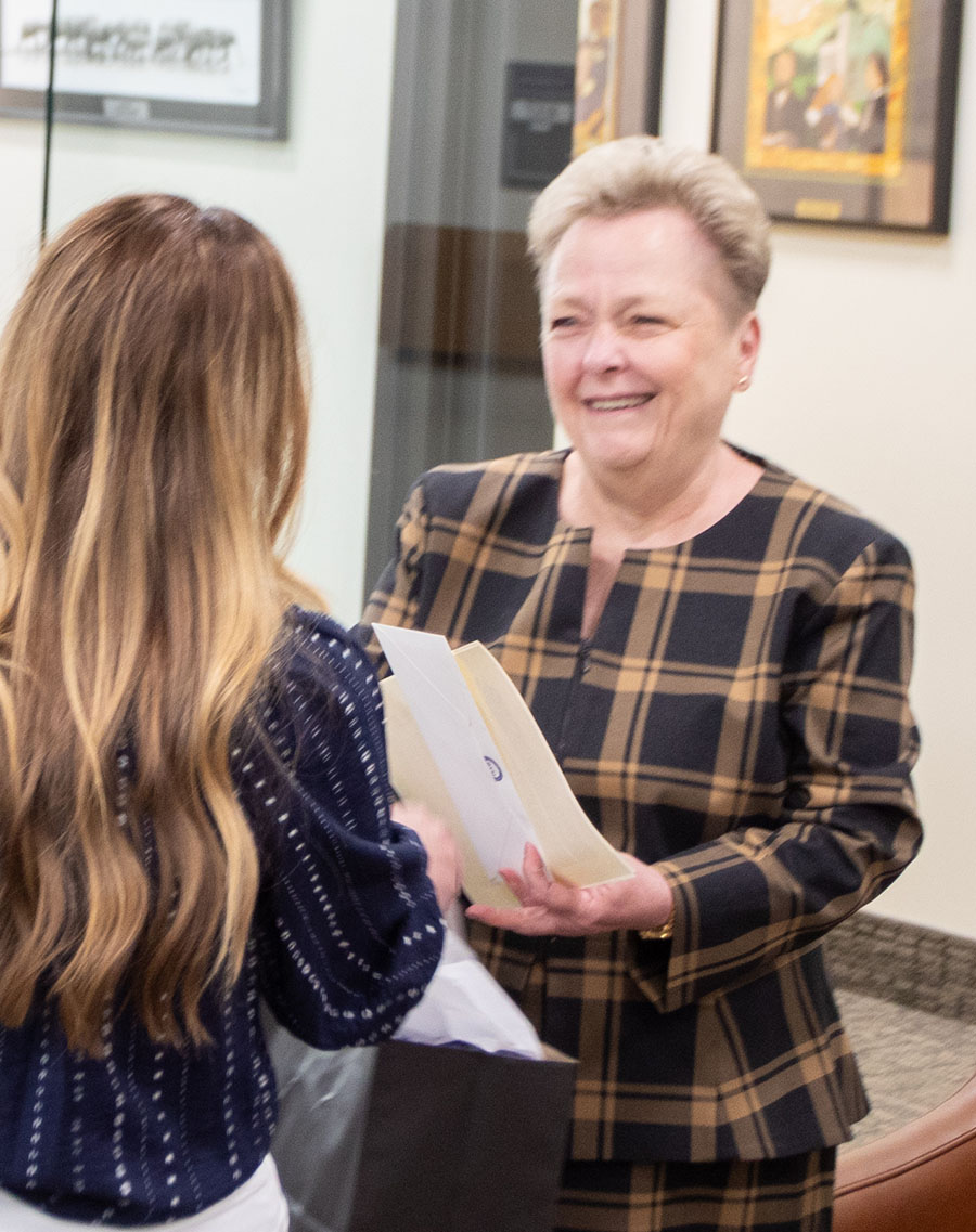 Deborah Wright receives the President's Appreciation Award